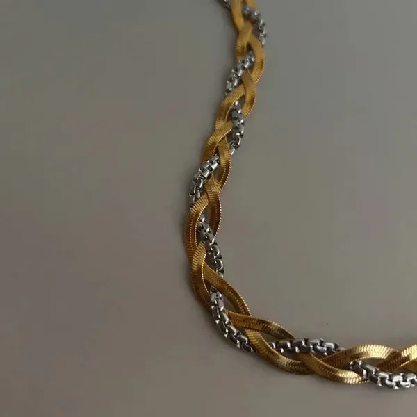 Gold_Dual_Tone_Twist_Necklace_For_Women
